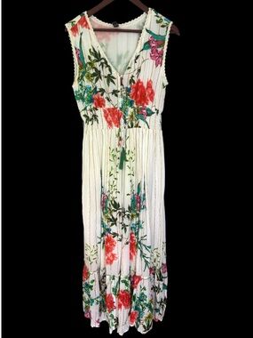 Me 2 Magic Floral Maxi Dress